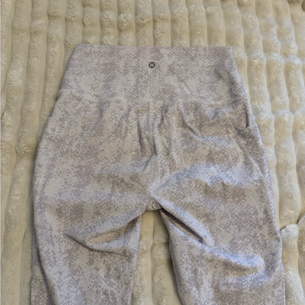 RBX Cream and Gray Patterned Fabric - Picture 4 of 4